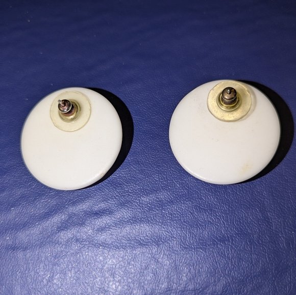 Vintage wavy circular with rhinestone earrings, used - Picture 4 of 8